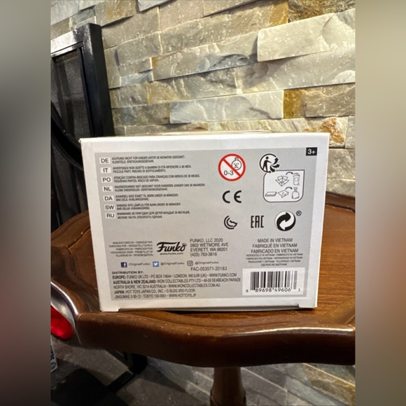 Roz Monsters Inc. Alien Remix Disney Funko pop Classic Funko Box#763 Roz Pixar - Picture 6 of 6